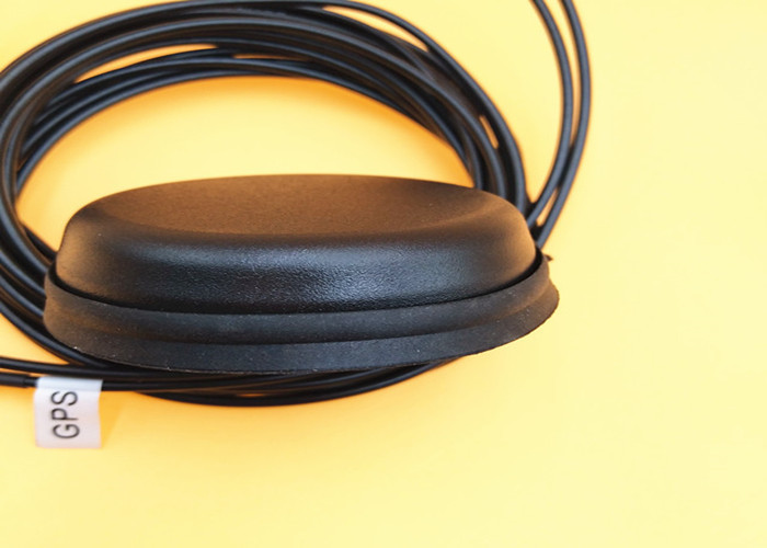 Black GPS Puck Antenna With Rubber Pad Base , 2*5m 4G LTE Signal