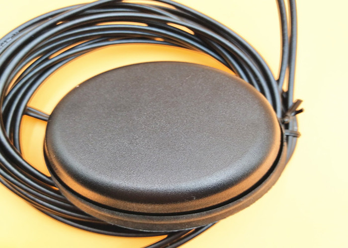 Black GPS Puck Antenna With Rubber Pad Base , 2*5m 4G LTE Signal
